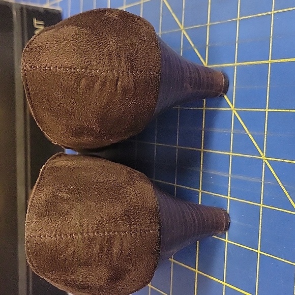 Cato Size 9 Dark Brown Suede Heels Rounded Toe Pump - Picture 4 of 8